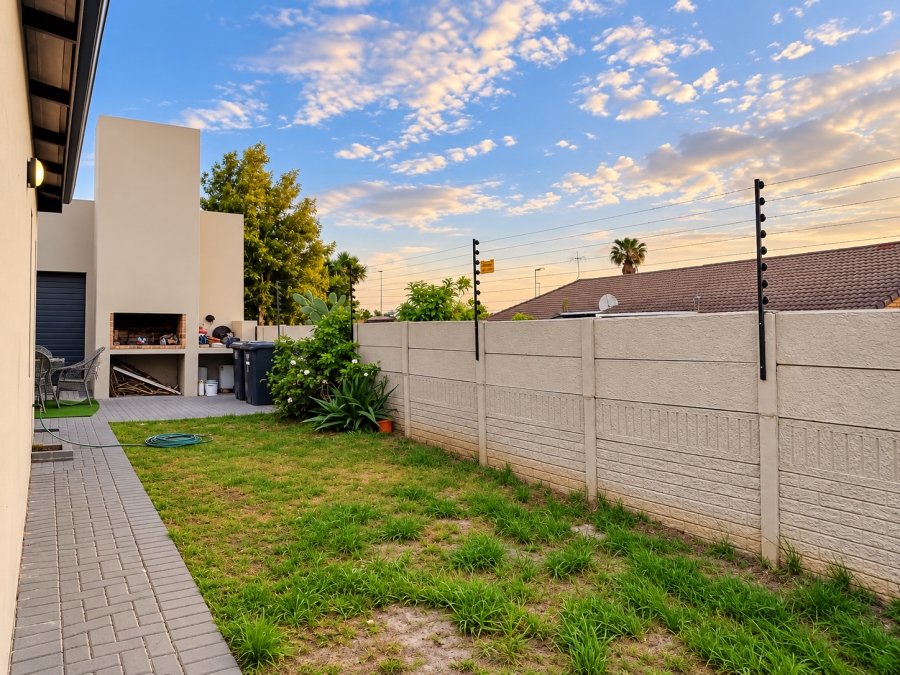 3 Bedroom Property for Sale in Marinda Park Western Cape